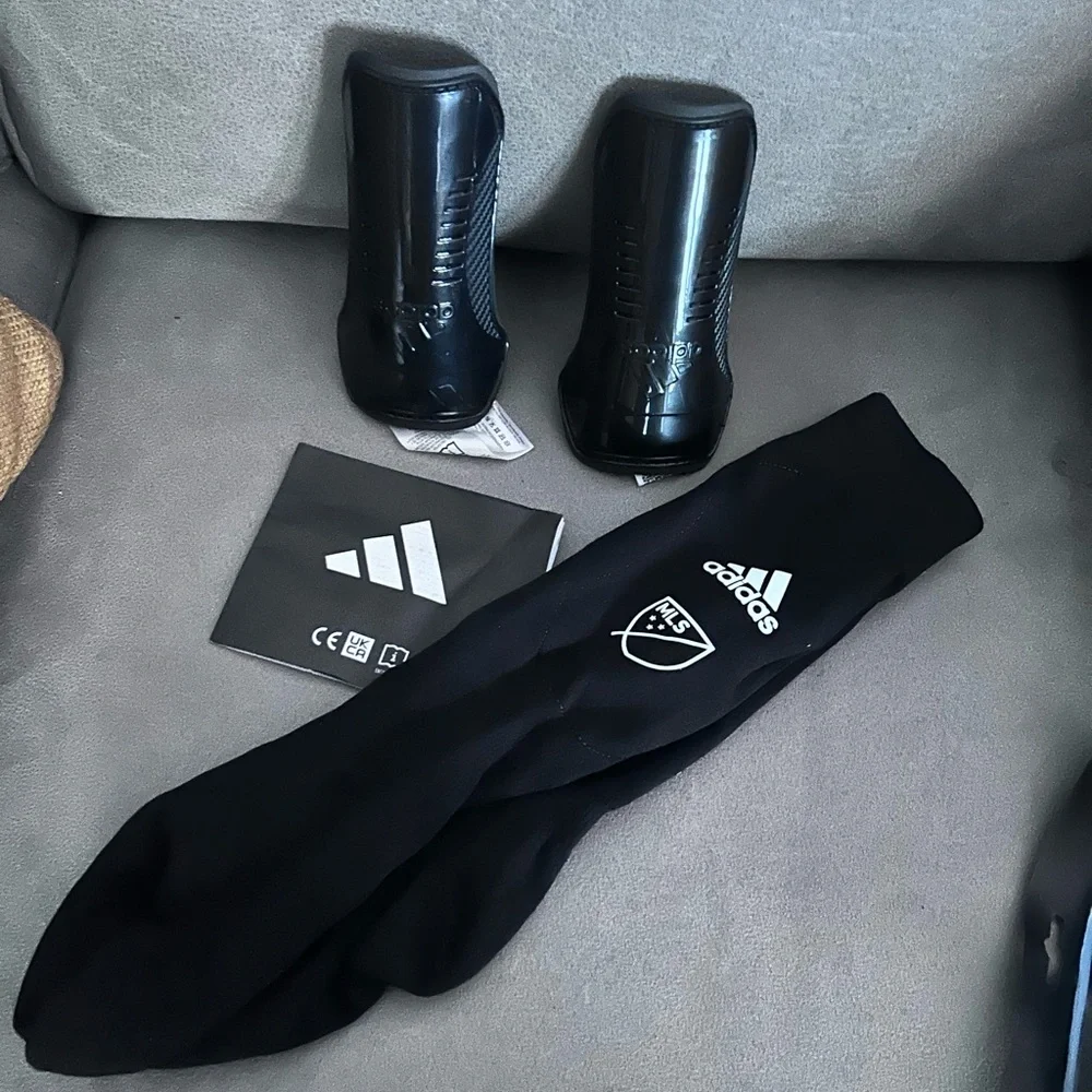 50%offw❤️ Adidas Soccer/Football Youth Sock Guard, Black/White, Size M HG99